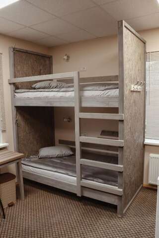 Хостелы Hostel Hanza Валмиера Кровать в общем номере с 4 кроватями-9